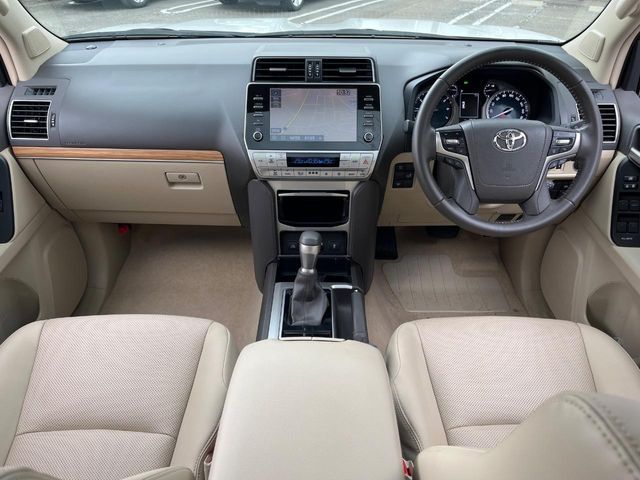 TOYOTA LANDCRUISER PRADO 2022