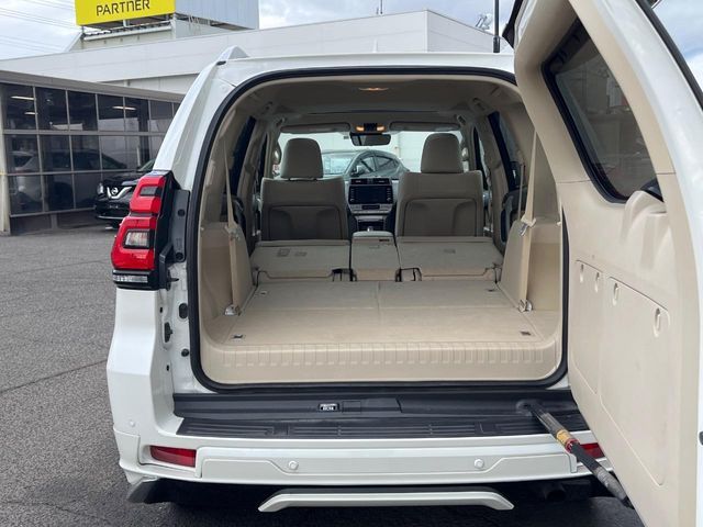 TOYOTA LANDCRUISER PRADO 2022