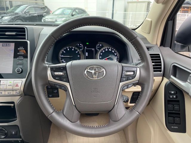 TOYOTA LANDCRUISER PRADO 2022