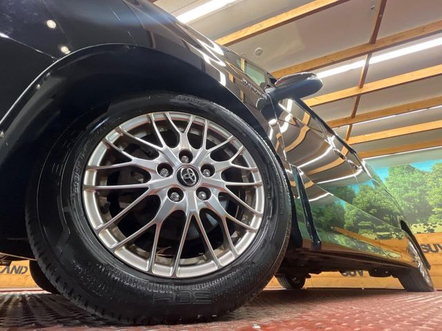 TOYOTA VOXY HYBRID 2018