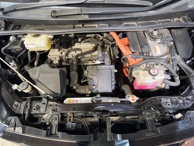 TOYOTA VOXY HYBRID 2018