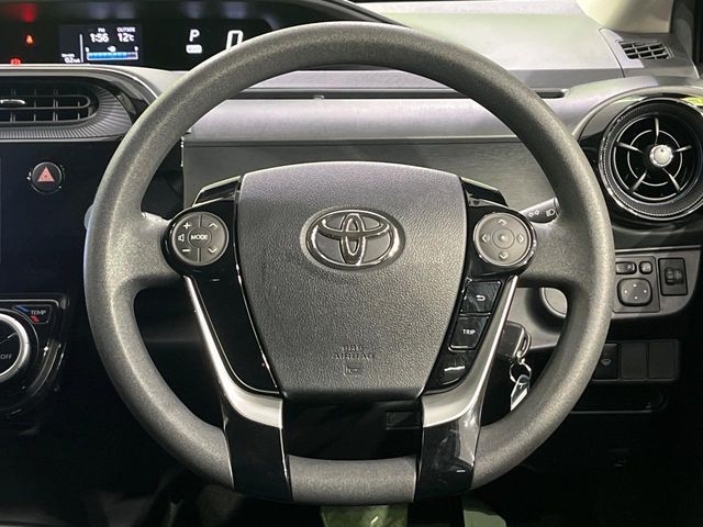 TOYOTA AQUA 2019