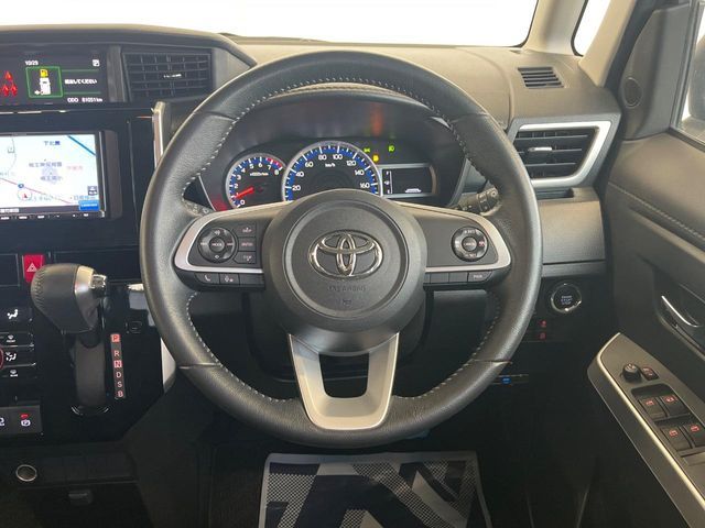 TOYOTA ROOMY 2021