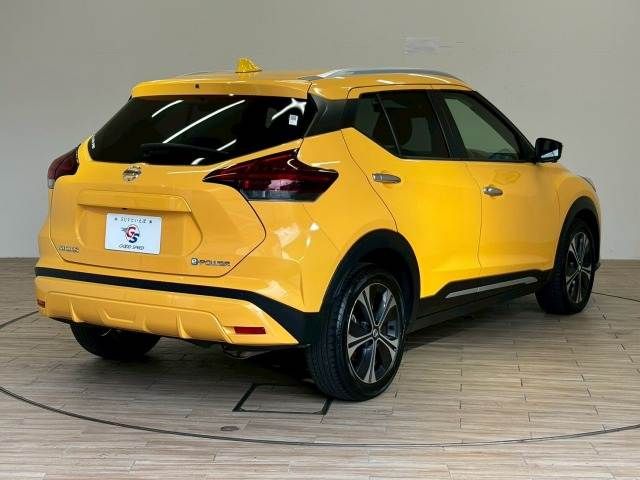 NISSAN KICKS 2023