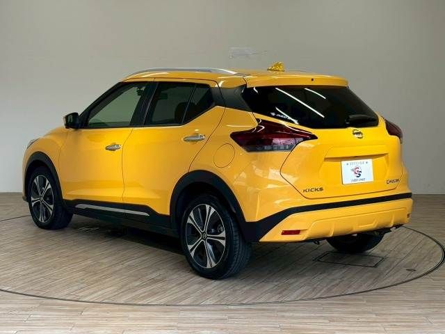 NISSAN KICKS 2023