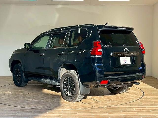 TOYOTA LANDCRUISER PRADO 2022