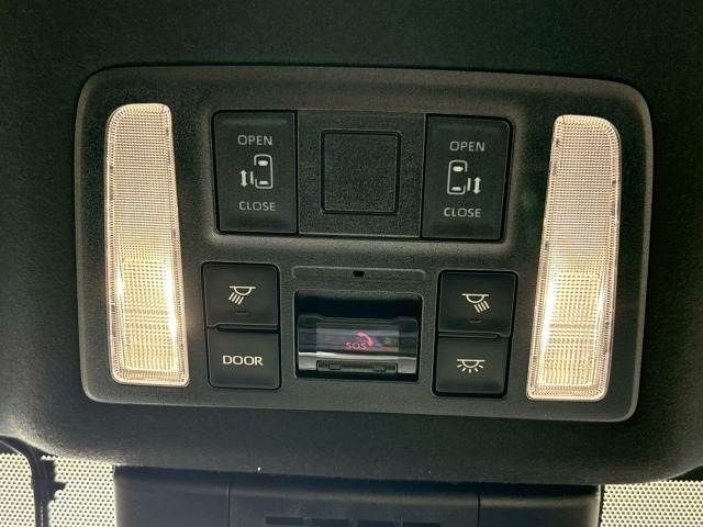 TOYOTA NOAH HYBRID 2022