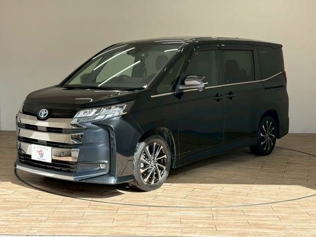 TOYOTA NOAH HYBRID 2022