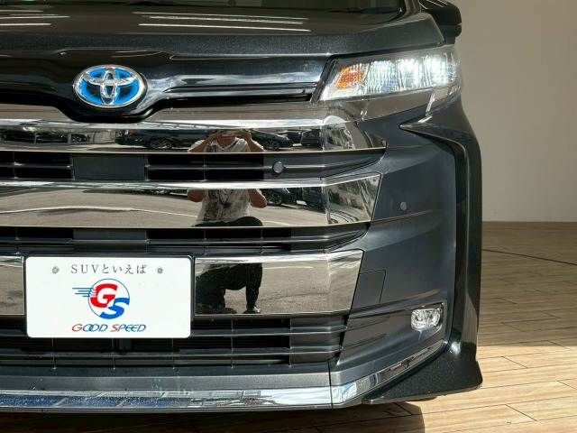 TOYOTA NOAH HYBRID 2022