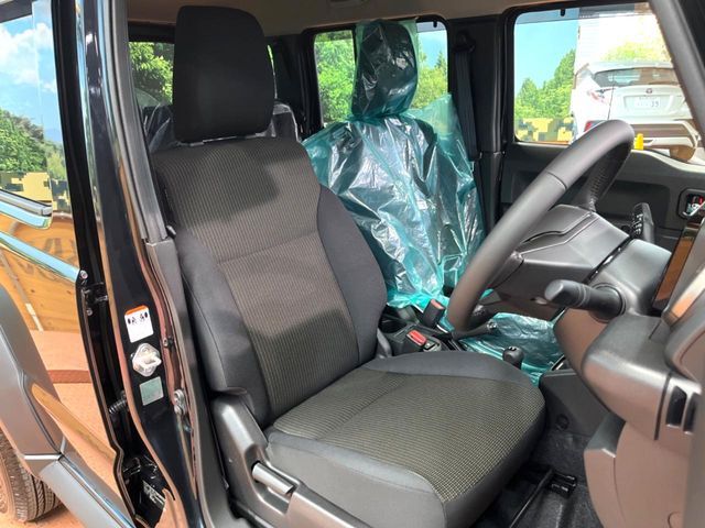 SUZUKI JIMNY NOMADE 2025