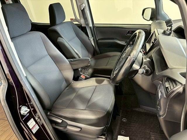 TOYOTA NOAH 2015