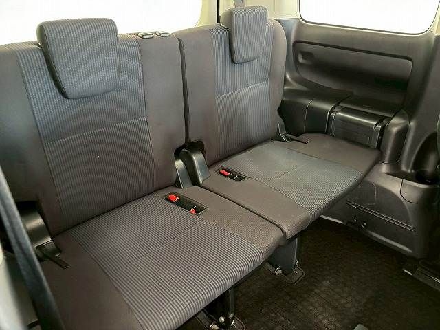 TOYOTA NOAH 2015
