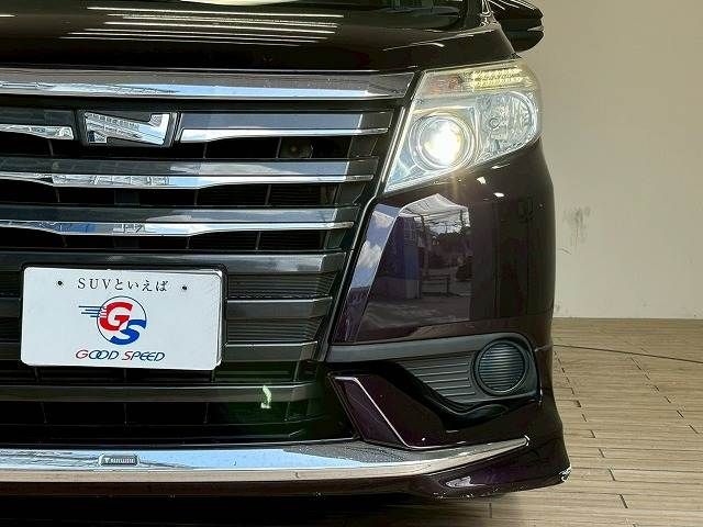 TOYOTA NOAH 2015
