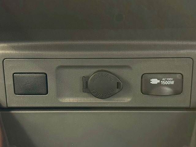 TOYOTA PRIUS Alpha 2014