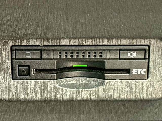 TOYOTA PRIUS Alpha 2014