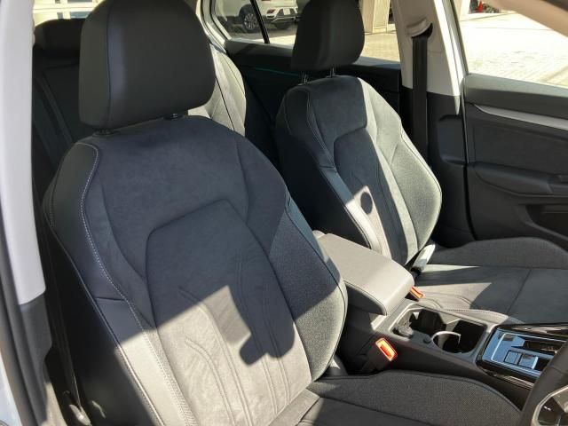 VOLKSWAGEN VOLKSWAGEN GOLF 2025