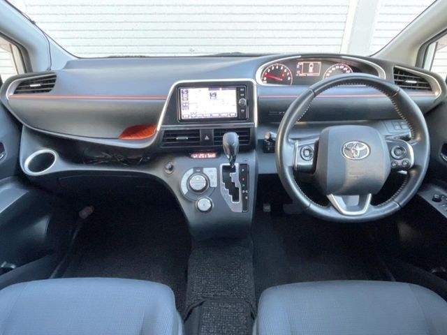 TOYOTA SIENTA 2016