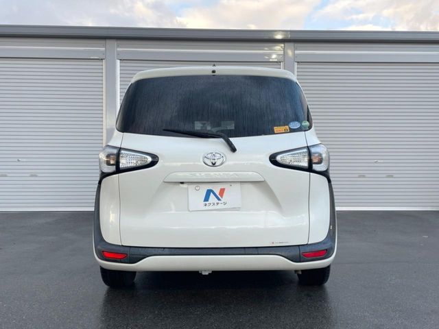 TOYOTA SIENTA 2016