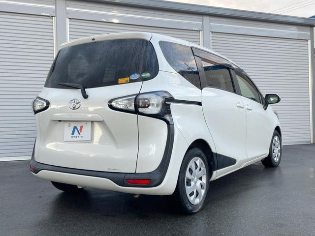 TOYOTA SIENTA 2016