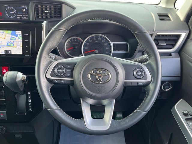 TOYOTA ROOMY 2021