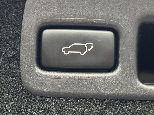 TOYOTA HARRIER 2WD 2016