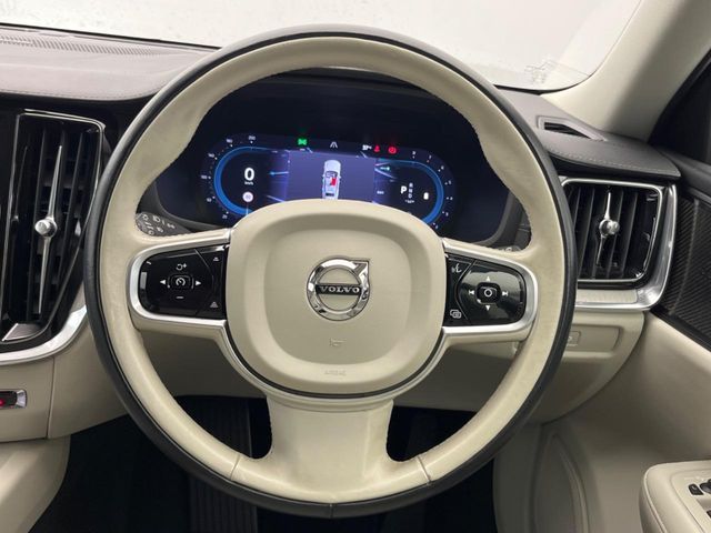 VOLVO VOLVO V60 2022