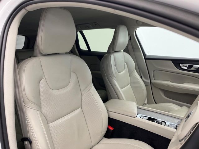 VOLVO VOLVO V60 2022