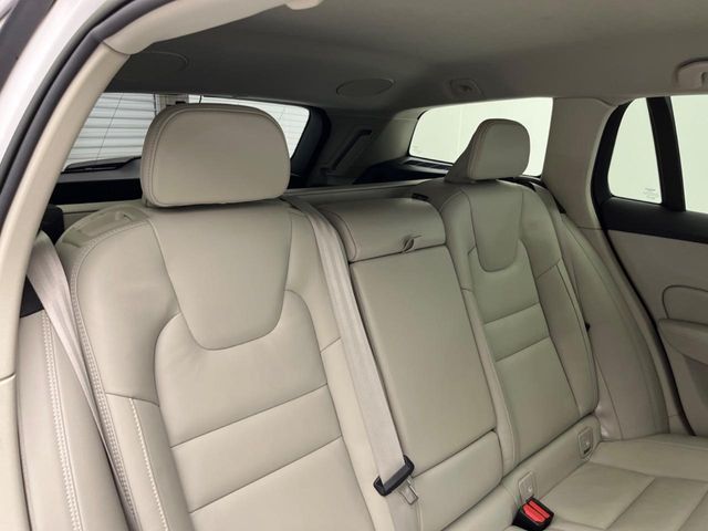 VOLVO VOLVO V60 2022