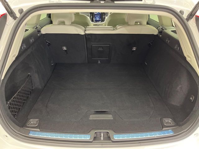 VOLVO VOLVO V60 2022