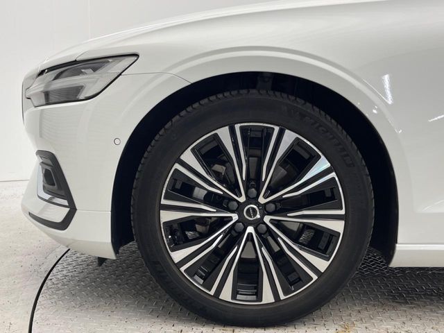 VOLVO VOLVO V60 2022