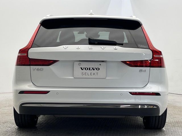VOLVO VOLVO V60 2022