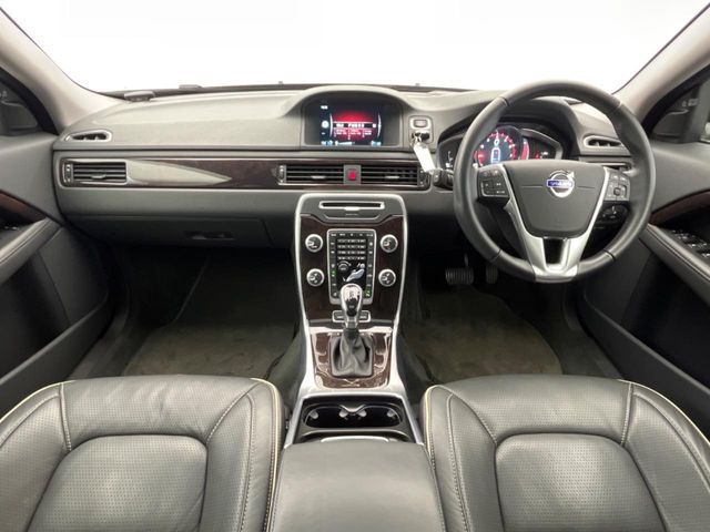 VOLVO VOLVO XC70 2016