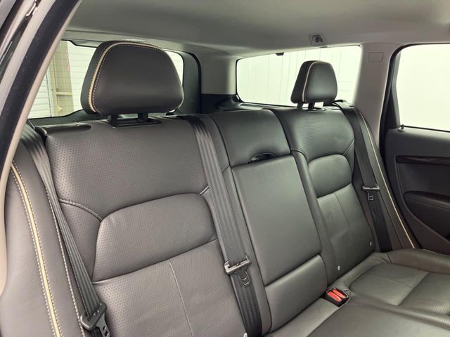 VOLVO VOLVO XC70 2016