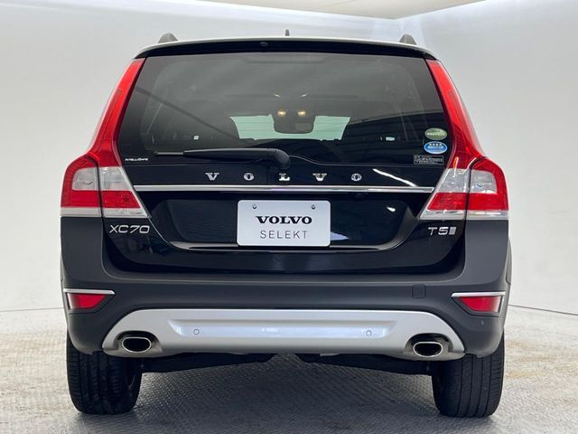 VOLVO VOLVO XC70 2016