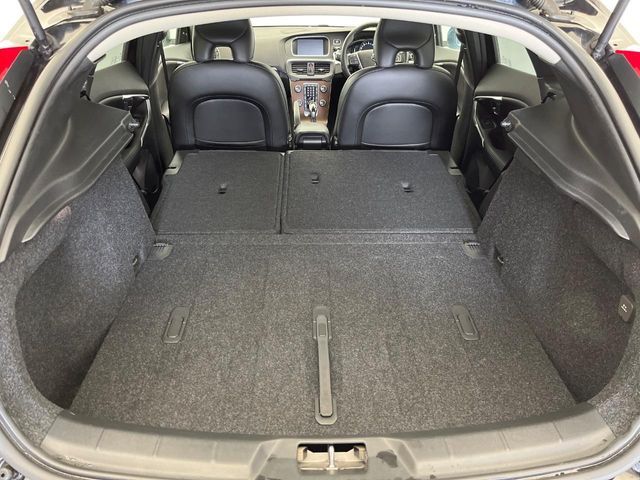 VOLVO VOLVO V40 2017