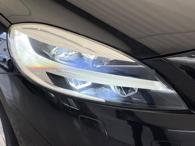 VOLVO VOLVO V40 2017