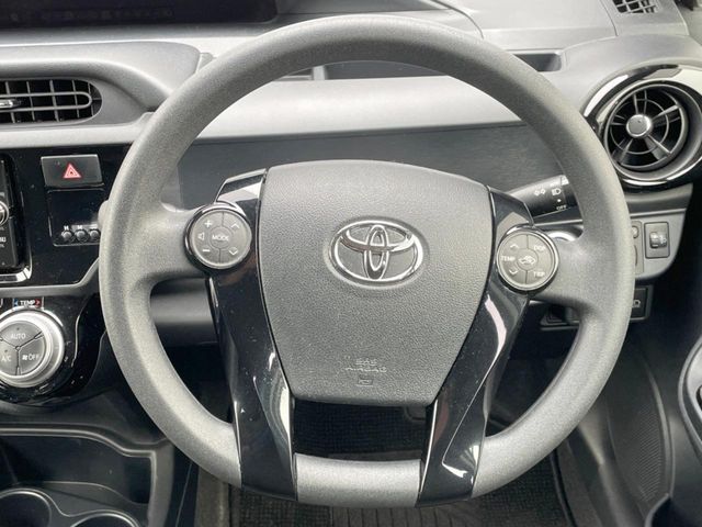 TOYOTA AQUA 2016