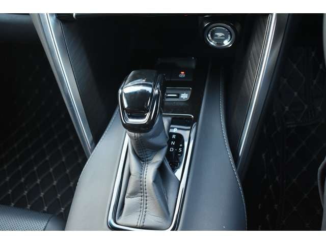 TOYOTA HARRIER HYBRID 2025