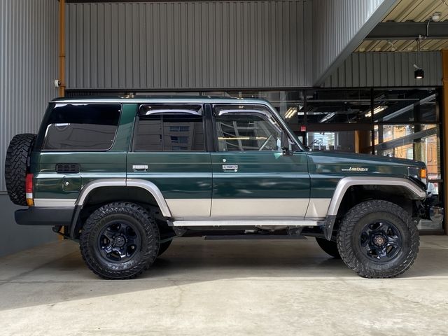 TOYOTA LANDCRUISER van 2000