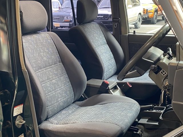 TOYOTA LANDCRUISER van 2000