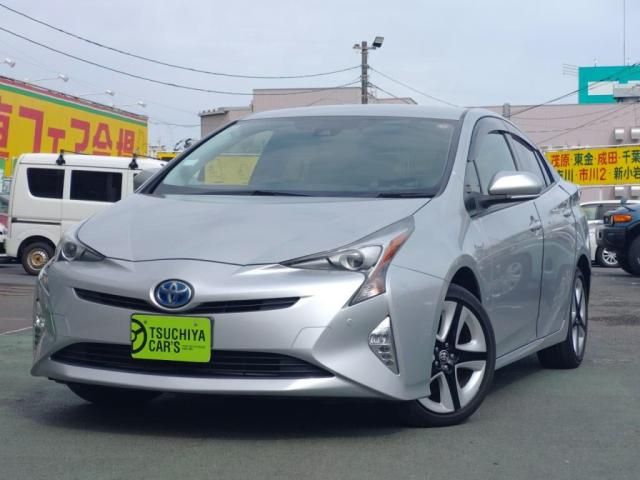 TOYOTA PRIUS 2018
