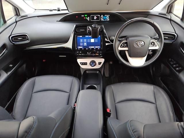 TOYOTA PRIUS 2018