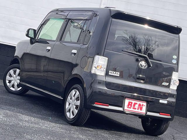 TOYOTA PIXIS SPACE CUSTOM 2015