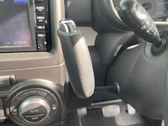 TOYOTA PIXIS SPACE CUSTOM 2015