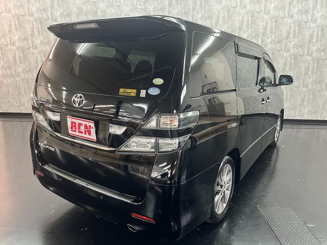 TOYOTA VELLFIRE 2011