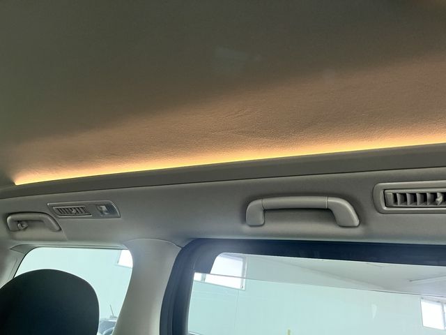 TOYOTA VELLFIRE 2011