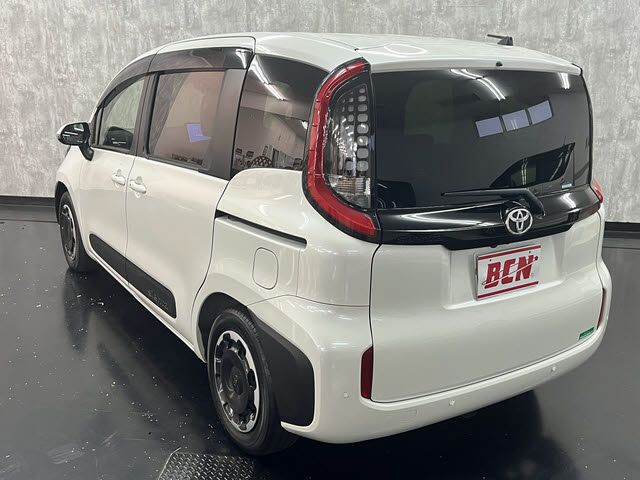 TOYOTA SIENTA 2022