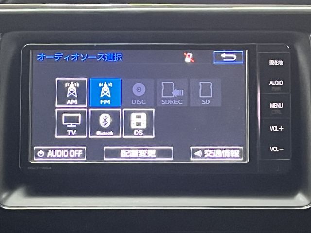 TOYOTA NOAH HYBRID 2015