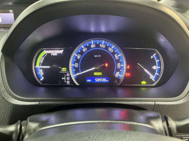 TOYOTA NOAH HYBRID 2015