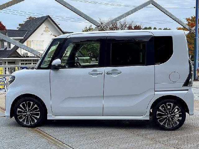 DAIHATSU TANTO CUSTOM 2021